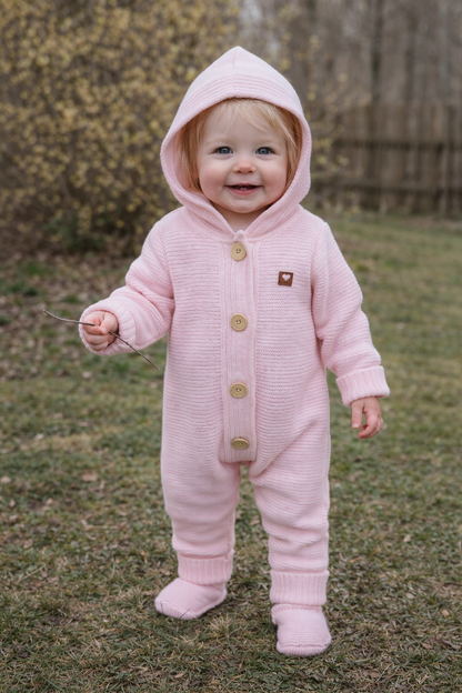 Kötött kapucnis rugdalózó + cipőcskék, 56–86-os méret, rózsaszín