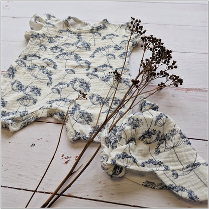 Kislány muszlin romper + sapka 56–98 méretben, fodrokkal – pitypang mintával