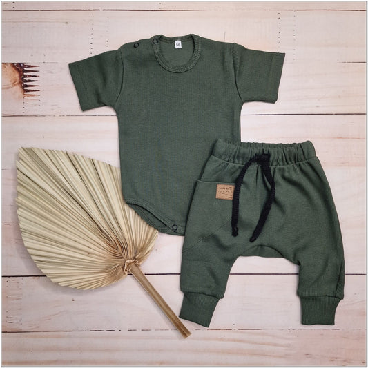 KAZUM 2 részes szett: body + nadrág, 56–86-os méret (méregzöld)