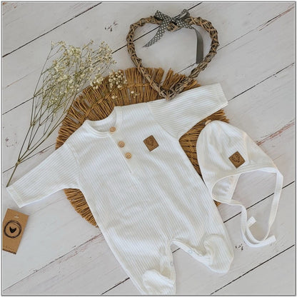 Gombos rugdalózó + megkötős sapka – 2 részes szett, világoskék