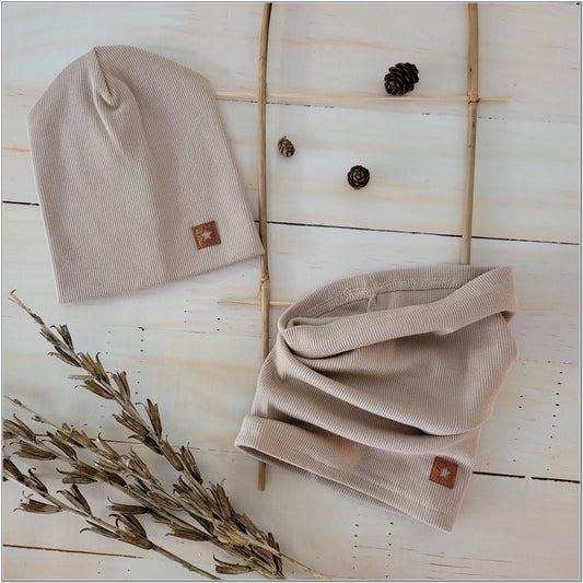 Kétrétegű bordázott baba sapka + csősál, méret 56–110, bézs