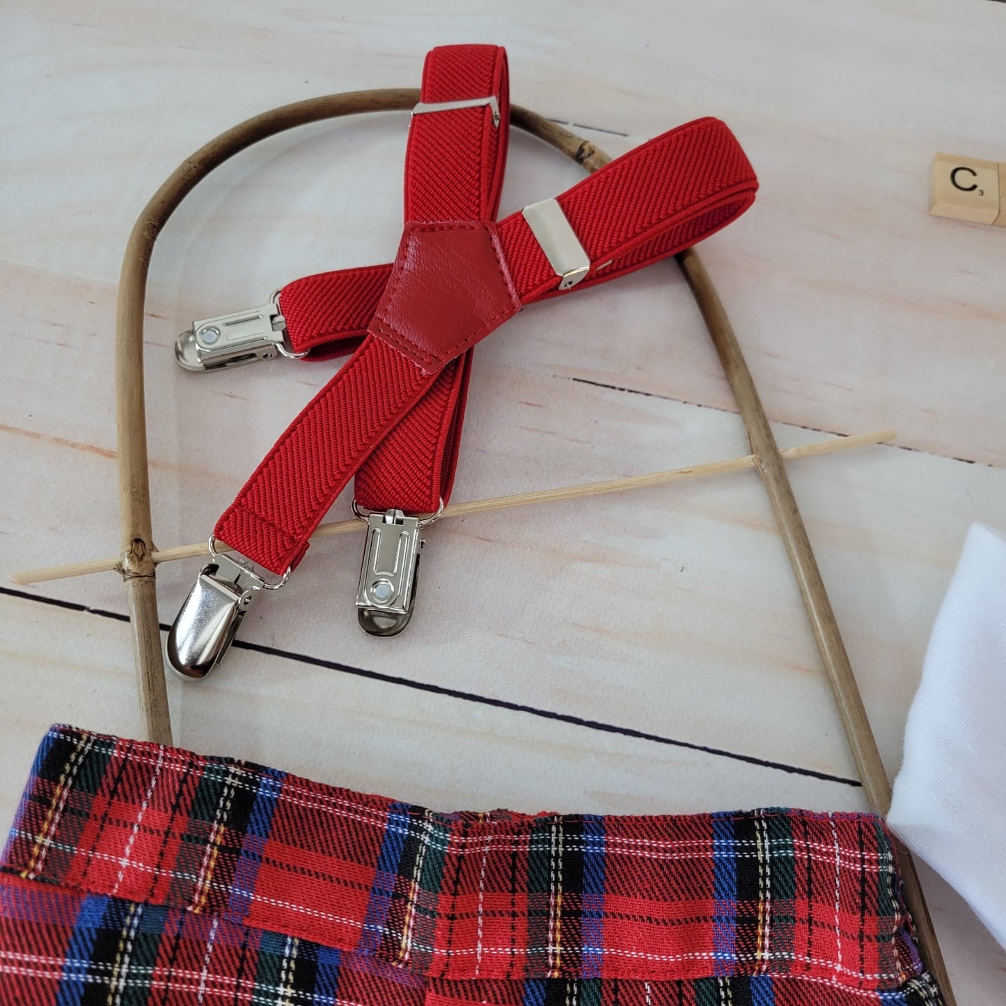 3 részes piros kockás ünnepi öltöny szett (56–86)